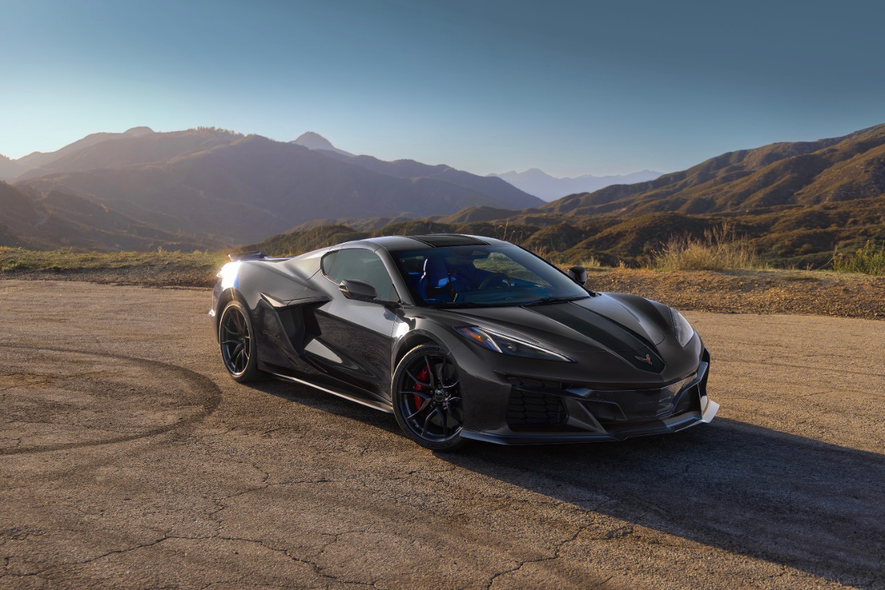 2027 Chevrolet Corvette Grand Sport X front 3/4